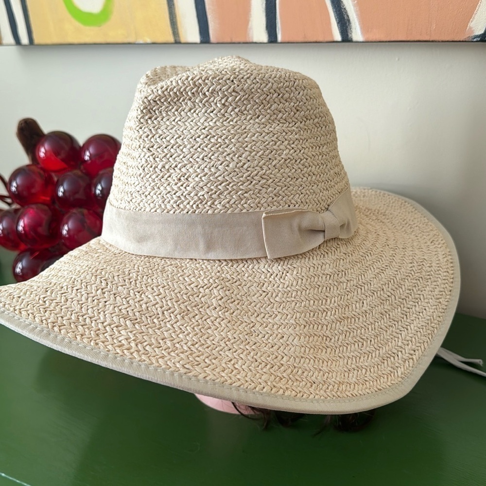 Olive & Pique cream  colored straw hat